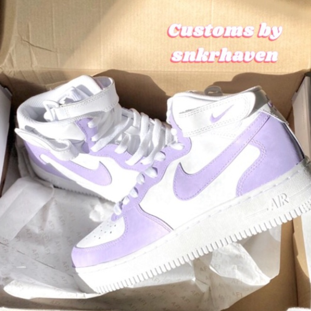 Free 🎁* Nike light purple Mids custom
